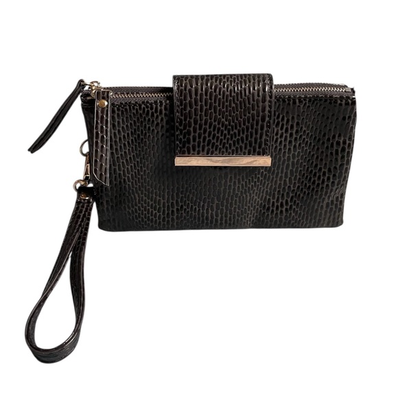 Olivia Miller Black Textured Clutch with Wristlet - Like new - Picture 1 of 7